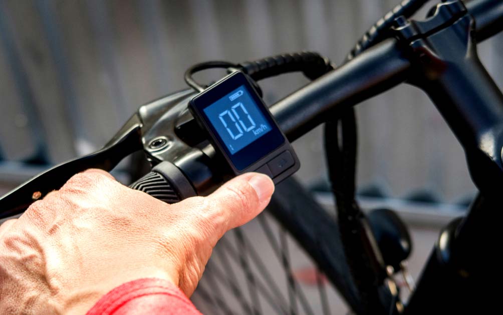 E-Bikes vs. Traditional Bikes: Which is Right for You?